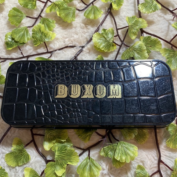 Random eyeshadow pallets - Picture 9 of 12